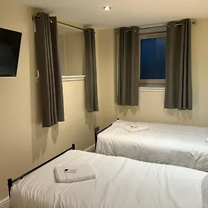 Twin With En-suite Homestay